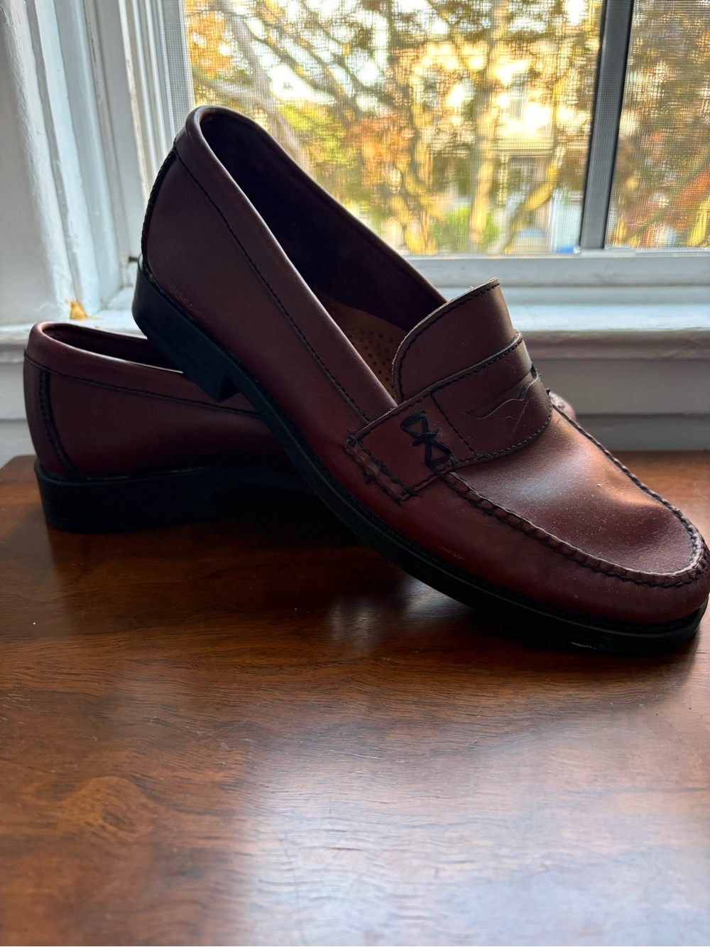 GH Bass Weejuns Cherry Brown EUC Most Comfortable!